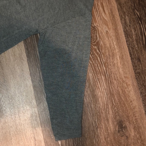 SUPER cute and fun grey/blue blouse - Picture 4 of 4